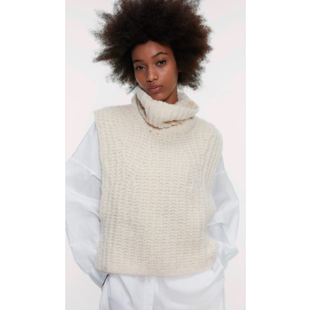 Zara Wool and Alpaca Blend Cream Chunky Knit Roll Neck vest size S